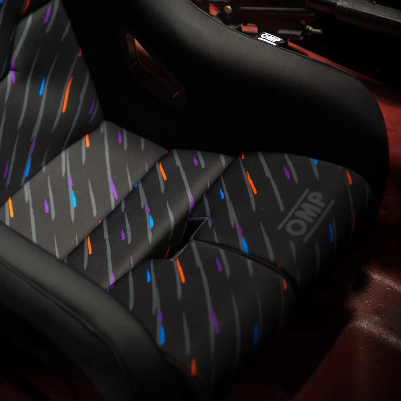 OMP HTE-R Rain Containment Seat